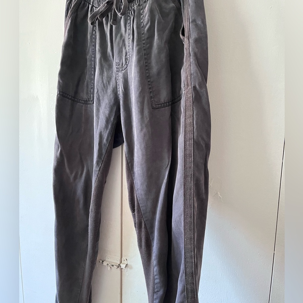 Distressed Dex Jogger - Picture 3 of 7